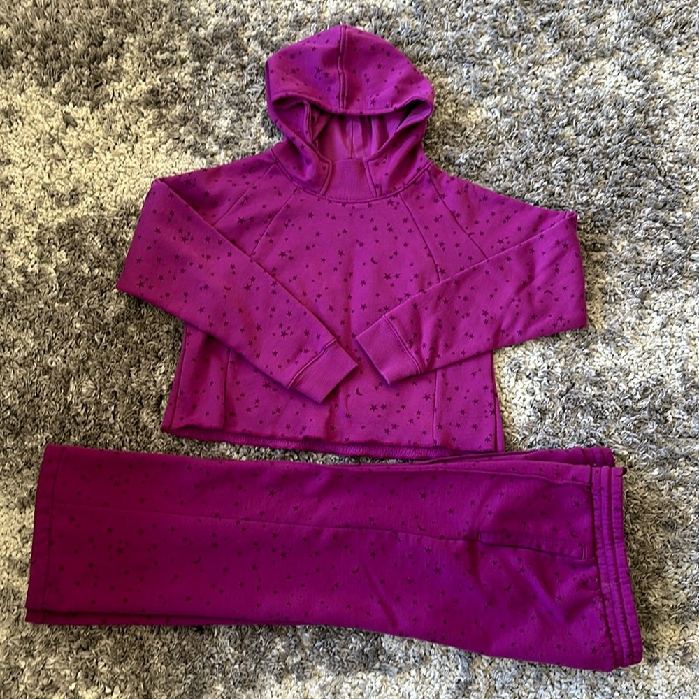 Girl’s jogger set
